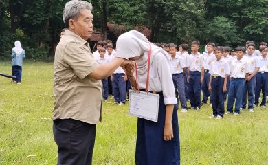 Kegiatan LDKS dan Pengukuhan Anggota Ekstrakulikuler SMPN 2 PANGENAN
