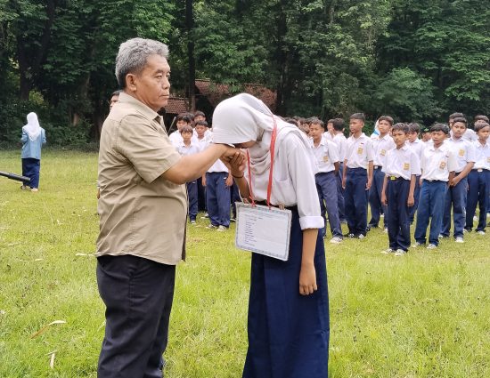 Kegiatan LDKS dan Pengukuhan Anggota Ekstrakulikuler SMPN 2 PANGENAN
